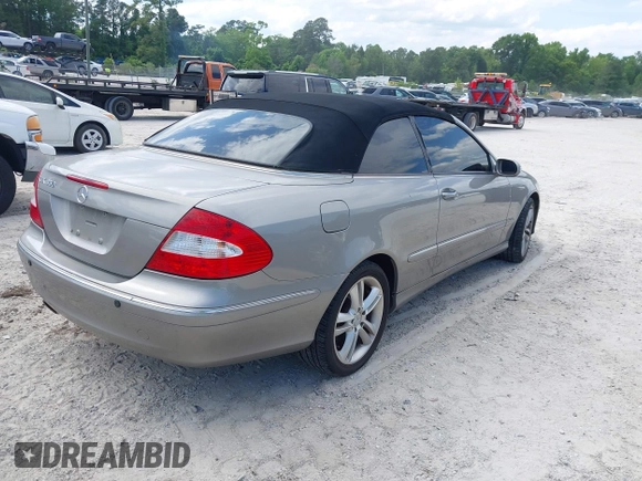 2007 Mercedes-Benz CLK 350 with VIN WDBTK56FX7F220719, listed as a IAAI auction lot 42203211 with 119,121 mi miles and . Bid and sale history available at DreamBid. Image 4.