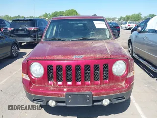 2012 Jeep Patriot Latitude with VIN 1C4NJRFB2CD604470, listed as a IAAI auction lot 41995971 with 124,477 mi miles and . Bid and sale history available at carsss.com. Image 6.