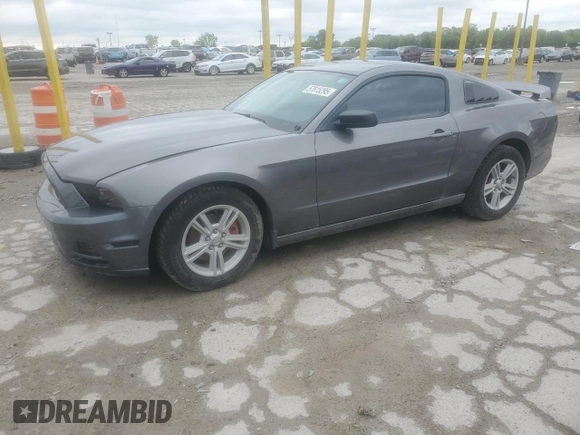 2014 Ford Mustang V6 z VIN 1ZVBP8AM4E5280646, wystawiony jako Copart lot #57615295 z przebiegiem 112 968 mil mil oraz Szkoda całkowita • Salvage title. Historia ofert i sprzedaży dostępna na DreamBid. Obrazek 1.