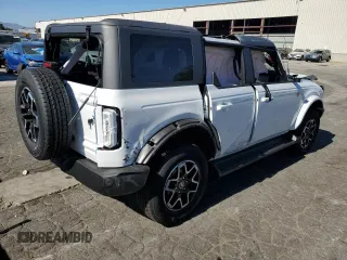 2025 Ford Bronco Outer Banks z VIN 1FMDE8BH3SLA77107, wystawiony jako Copart lot #63737525 z przebiegiem 1 790 mil mil oraz Szkoda całkowita • Salvage title. Historia ofert i sprzedaży dostępna na DreamBid. Obrazek 3.