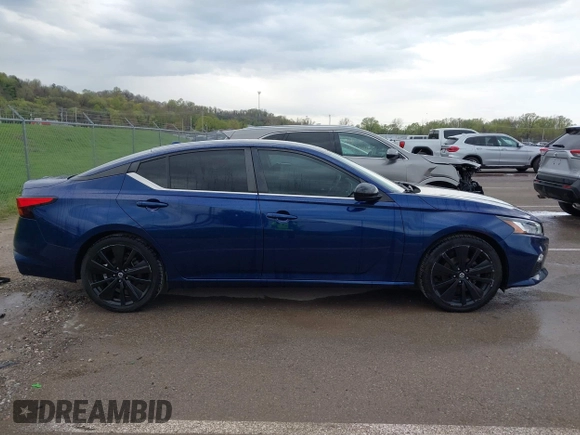 2019 Nissan Altima 2.5 SR with VIN 1N4BL4CV0KC179789, listed as a IAAI auction lot 41989401 with 82,028 mi miles. Bid and sale history available at carsss.com. Image 13.