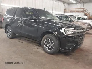 2024 Ford Expedition XL with VIN 1FMJU1G85REA47868, listed as a IAAI auction lot 41654050 with 3,820 mi miles. Bid and sale history available at carsss.com. Image 1.