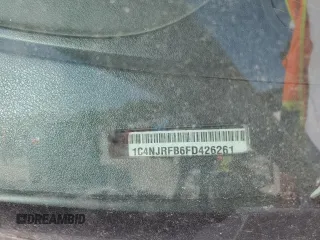 2015 Jeep Patriot Latitude z VIN 1C4NJRFB6FD426261, wystawiony jako Copart lot #56391245 z przebiegiem 73 493 mil mil oraz Szkoda całkowita • Salvage title. Historia ofert i sprzedaży dostępna na DreamBid. Obrazek 12.