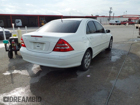 2006 Mercedes-Benz C 280 Luxury с VIN WDBRF54HX6A853395, выставлен на аукционе IAAI как лот 42143410 с пробегом 147 296 миль миль и . История ставок и продаж доступна на DreamBid. Изображение 4.