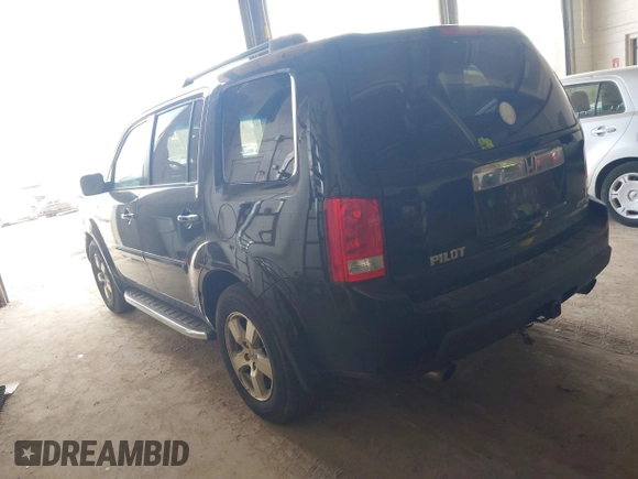 2011 Honda Pilot EX with VIN 5FNYF4H45BB093652, listed as a IAAI auction lot 41872586 with 213,125 mi miles. Bid and sale history available at carsss.com. Image 3.
