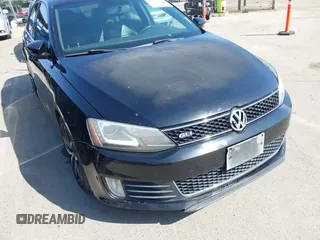 2013 Volkswagen Jetta Autobahn с VIN 3VW4A7AJ1DM364460, выставлен на аукционе IAAI как лот 42425355 с пробегом 184 410 миль миль и . История ставок и продаж доступна на DreamBid. Изображение 6.