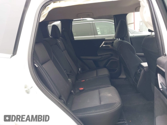 2024 Mitsubishi Outlander ES z VIN JA4J3UA86RZ007013, wystawiony jako IAAI lot #41643993 z przebiegiem 106 572 mil mil oraz . Historia ofert i sprzedaży dostępna na DreamBid. Obrazek 8.