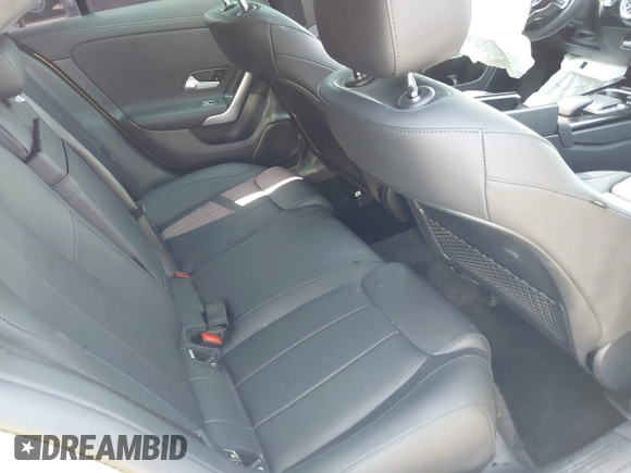 2023 Mercedes-Benz CLA 250 z VIN W1K5J4GB7PN353517, wystawiony jako IAAI lot #42117205 z przebiegiem Nie podano mil oraz . Historia ofert i sprzedaży dostępna na DreamBid. Obrazek 8.