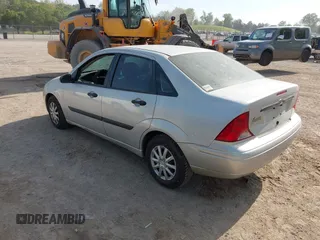 2003 Ford Focus LX with VIN 1FAFP33P83W239710, listed as a IAAI auction lot 42035643 with 178,016 mi miles and . Bid and sale history available at carsss.com. Image 3.