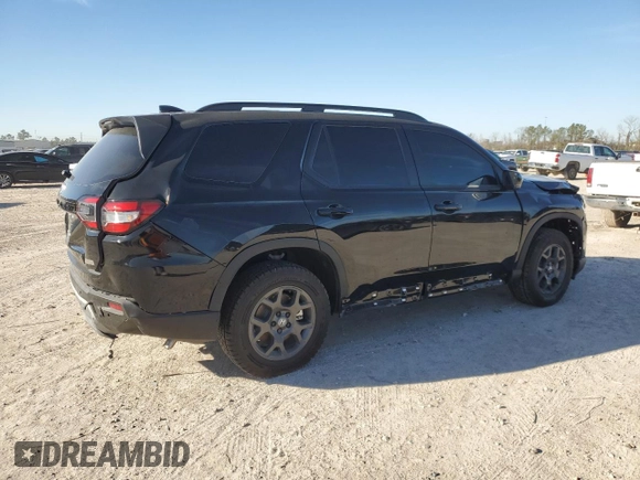 2025 Honda Pilot TrailSport with VIN 5FNYG1H63SB087572, listed as a Copart auction lot 46827625 with 962 mi miles and Salvage Title. Bid and sale history available at carsss.com. Image 3.