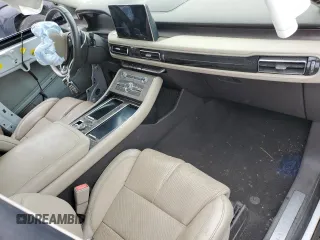2020 Lincoln Aviator Reserve z VIN 5LM5J7XC6LGL29401, wystawiony jako Copart lot #59980655 z przebiegiem Nie podano mil oraz Szkoda całkowita • Salvage title. Historia ofert i sprzedaży dostępna na DreamBid. Obrazek 8.