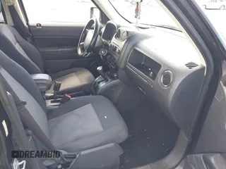 2009 Jeep Patriot Sport z VIN 1J4FT28A99D194991, wystawiony jako IAAI lot #42240537 z przebiegiem 213 517 mil mil oraz . Historia ofert i sprzedaży dostępna na DreamBid. Obrazek 5.