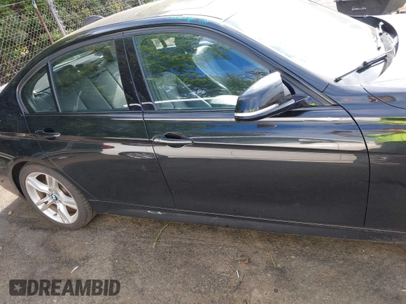 2014 BMW 3 Series 335i z VIN WBA3A9C55EF478907, wystawiony jako IAAI lot #42171256 z przebiegiem 107 119 mil mil oraz . Historia ofert i sprzedaży dostępna na DreamBid. Obrazek 13.