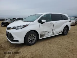 2022 Toyota Sienna LE z VIN 5TDKSKFC6NS070218, wystawiony jako Copart lot #45796995 z przebiegiem 52 221 mil mil oraz Szkoda całkowita • Salvage title. Historia ofert i sprzedaży dostępna na DreamBid. Obrazek 1.