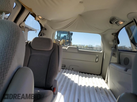 2005 Chrysler Town & Country Touring with VIN 2C4GP54L55R558192, listed as a Copart auction lot 50527635 with 204,649 mi miles and Salvage Title. Bid and sale history available at carsss.com. Image 10.