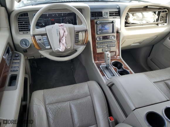 2013 Lincoln Navigator L with VIN 5LMJJ3J58DEL06961, listed as a Copart auction lot 80228444 with 184,384 mi miles and Salvage Title. Bid and sale history available at carsss.com. Image 8.