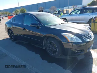 2012 Nissan Altima 2.5 S with VIN 1N4AL2AP8CN476335, listed as a IAAI auction lot 41400538 with 141,506 mi miles. Bid and sale history available at carsss.com. Image 1.