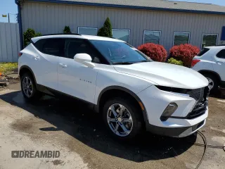 2023 Chevrolet Blazer LT z VIN 3GNKBCR48PS131861, wystawiony jako Copart lot #56121725 z przebiegiem 19 417 mil mil oraz Szkoda całkowita • Salvage title. Historia ofert i sprzedaży dostępna na DreamBid. Obrazek 4.