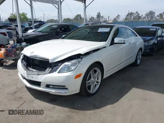 2013 Mercedes-Benz E 350 with VIN WDDKJ5KB1DF197335, listed as a IAAI auction lot 42272831 with 58,092 mi miles and . Bid and sale history available at DreamBid. Image 17.