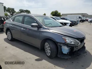 2019 Nissan Sentra S z VIN 3N1AB7AP5KY423252, wystawiony jako Copart lot #54676075 z przebiegiem 54 812 mil mil oraz Szkoda całkowita • Salvage title. Historia ofert i sprzedaży dostępna na DreamBid. Obrazek 4.