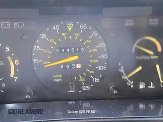 1988 Saab 900 z VIN YS3AT76L3J7040435, wystawiony jako Copart lot #73470424 z przebiegiem 44 319 mil mil oraz Czysty tytuł • Clean title. Historia ofert i sprzedaży dostępna na DreamBid. Obrazek 8.