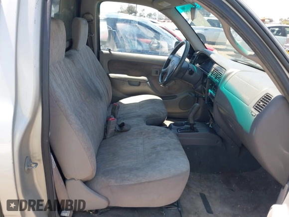 2001 Toyota Tacoma z VIN 5TENL42N11Z856292, wystawiony jako IAAI lot #42226178 z przebiegiem 333 577 mil mil oraz . Historia ofert i sprzedaży dostępna na DreamBid. Obrazek 5.
