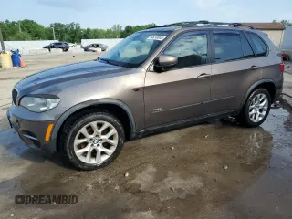 2012 BMW X5 35i z VIN 5UXZV4C50CL765637, wystawiony jako Copart lot #55240065 z przebiegiem 168 527 mil mil oraz Nie do naprawy • Non repairable. Historia ofert i sprzedaży dostępna na DreamBid. Obrazek 1.