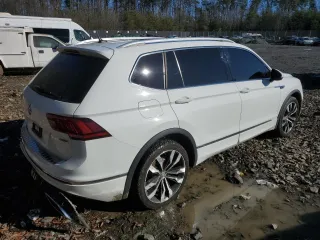 2020 Volkswagen Tiguan SEL Premium R-Line with VIN 3VV4B7AX3LM151191, listed as a Copart auction lot 86322014 with 37,748 mi miles and Salvage Title. Bid and sale history available at carsss.com. Image 3.