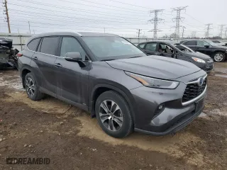 2023 Toyota Highlander Hybrid XLE with VIN 5TDKBRCH3PS118141, listed as a Copart auction lot 44040995 with 32,145 mi miles and Salvage Title. Bid and sale history available at carsss.com. Image 4.