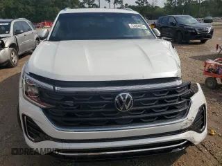 2024 Volkswagen Atlas SEL R-Line with VIN 1V2AE2CA8RC260355, listed as a Copart auction lot 53804085 with 1,951 mi miles and Salvage title. Bid and sale history available at DreamBid. Image 5.