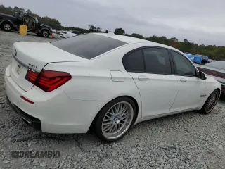 2015 BMW 7 Series 750i z VIN WBAYA8C5XFD825662, wystawiony jako Copart lot #78850474 z przebiegiem 153 080 mil mil oraz Czysty tytuł • Clean title. Historia ofert i sprzedaży dostępna na DreamBid. Obrazek 3.