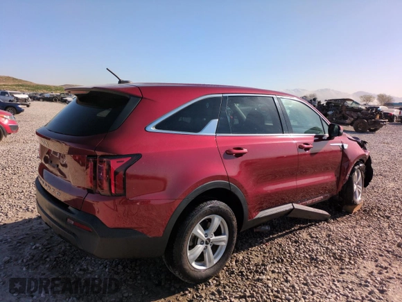 2022 Kia Sorento LX z VIN 5XYRGDLC4NG099777, wystawiony jako Copart lot #52391425 z przebiegiem 111 531 mil mil oraz Szkoda całkowita • Salvage title. Historia ofert i sprzedaży dostępna na DreamBid. Obrazek 3.