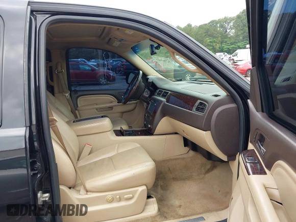 2013 GMC Yukon Denali z VIN 1GKS2EEFXDR305783, wystawiony jako IAAI lot #42305947 z przebiegiem 251 874 mil mil oraz . Historia ofert i sprzedaży dostępna na DreamBid. Obrazek 5.