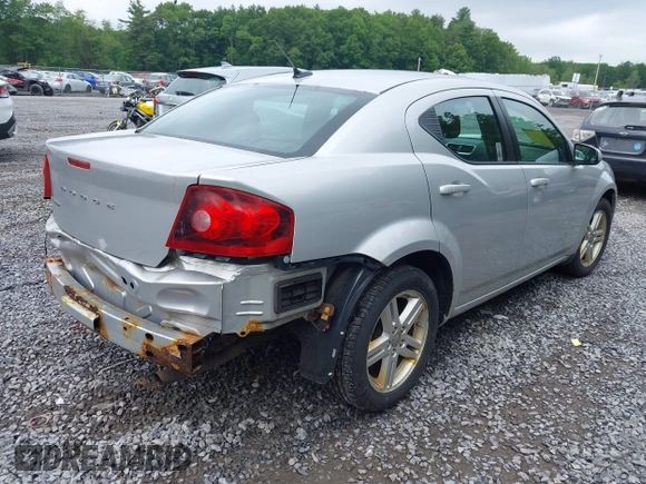2012 Dodge Avenger SXT z VIN 1C3CDZCB0CN133422, wystawiony jako IAAI lot #42510028 z przebiegiem 157 804 mil mil oraz . Historia ofert i sprzedaży dostępna na DreamBid. Obrazek 4.