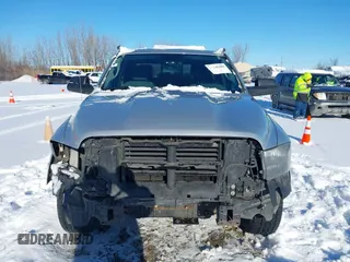 2015 Ram 1500 Big Horn z VIN 1C6RR7LT2FS620252, wystawiony jako IAAI lot #41149484 z przebiegiem 137 784 mil mil oraz . Historia ofert i sprzedaży dostępna na DreamBid. Obrazek 13.