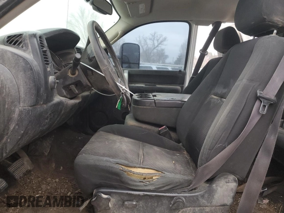 2009 GMC Sierra 2500HD SLE z VIN 1GTHK59689E147149, wystawiony jako Copart lot #85254584 z przebiegiem 343 228 mil mil oraz Szkoda całkowita • Salvage title. Historia ofert i sprzedaży dostępna na DreamBid. Obrazek 7.