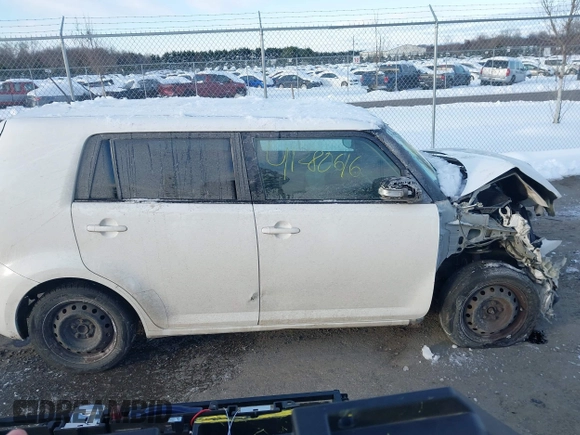 2009 Scion xB with VIN JTLKE50E491066453, listed as a IAAI auction lot 41280616 with 121,822 mi miles. Bid and sale history available at carsss.com. Image 14.