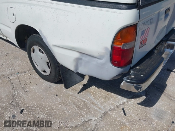 1998 Toyota Tacoma with VIN 4TANL42N2WZ022014, listed as a IAAI auction lot 41721566 with 175,566 mi miles. Bid and sale history available at carsss.com. Image 6.