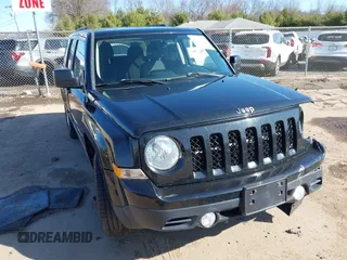 2015 Jeep Patriot Sport with VIN 1C4NJPBB8FD399932, listed as a IAAI auction lot 41935017 with 92,379 mi miles. Bid and sale history available at carsss.com. Image 1.