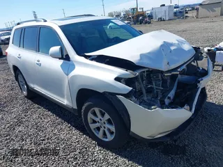 2011 Toyota Highlander z VIN 5TDBK3EH6BS077703, wystawiony jako IAAI lot #41894468 z przebiegiem 149 732 mil mil oraz . Historia ofert i sprzedaży dostępna na DreamBid. Obrazek 1.