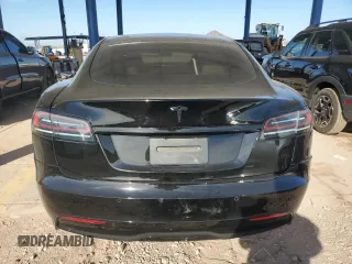 2022 Tesla Model S z VIN 5YJSA1E51NF474743, wystawiony jako Copart lot #87316374 z przebiegiem Nie podano mil oraz Szkoda całkowita • Salvage title. Historia ofert i sprzedaży dostępna na DreamBid. Obrazek 6.