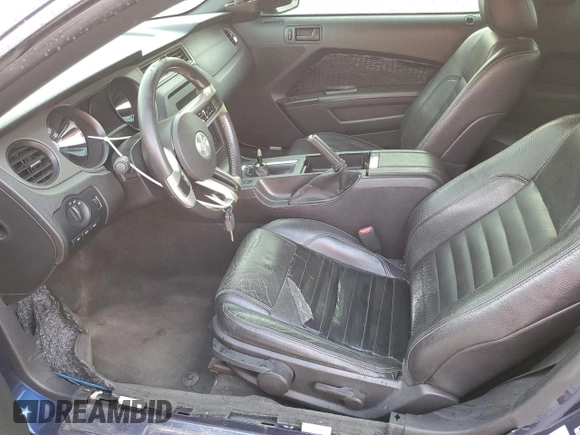 2012 Ford Mustang Premium z VIN 1ZVBP8AM6C5220199, wystawiony jako Copart lot #60164285 z przebiegiem 165 909 mil mil oraz Szkoda całkowita • Salvage title. Historia ofert i sprzedaży dostępna na DreamBid. Obrazek 7.