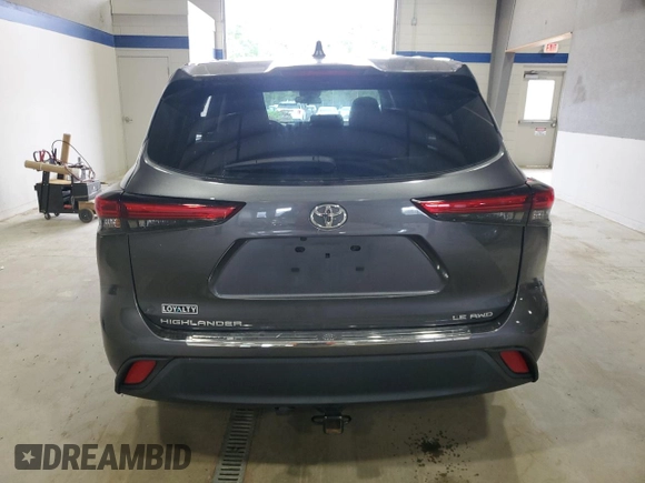 2022 Toyota Highlander LE z VIN 5TDBZRBH8NS596792, wystawiony jako Copart lot #56416845 z przebiegiem 40 761 mil mil oraz Szkoda całkowita • Salvage title. Historia ofert i sprzedaży dostępna na DreamBid. Obrazek 6.