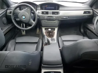2012 BMW 3 Series 335i z VIN WBAKG7C50CE263260, wystawiony jako Copart lot #49528645 z przebiegiem 220 656 mil mil oraz Czysty tytuł • Clean title. Historia ofert i sprzedaży dostępna na DreamBid. Obrazek 9.