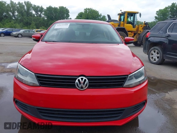 2011 Volkswagen Jetta SE with VIN 3VWDZ7AJ2BM399546, listed as a IAAI auction lot 42635268 with 195,565 mi miles and . Bid and sale history available at DreamBid. Image 6.