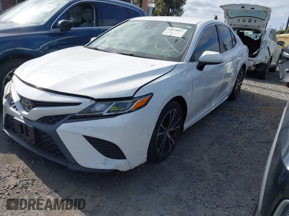 2020 Toyota Camry SE z VIN 4T1G11AK3LU312906, wystawiony jako IAAI lot #42370015 z przebiegiem 67 382 mil mil oraz . Historia ofert i sprzedaży dostępna na DreamBid. Obrazek 2.