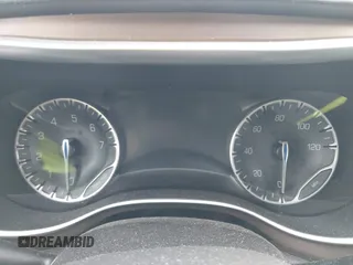 2018 Chrysler Pacifica Touring L Plus с VIN 2C4RC1EG9JR127976, выставлен на аукционе IAAI как лот 42178877 с пробегом Не указан миль и . История ставок и продаж доступна на DreamBid. Изображение 16.