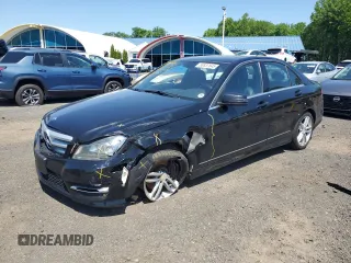 2013 Mercedes-Benz C 300 Sport z VIN WDDGF8AB2DR278353, wystawiony jako Copart lot #58837845 z przebiegiem 142 548 mil mil oraz Szkoda całkowita • Salvage title. Historia ofert i sprzedaży dostępna na DreamBid. Obrazek 1.