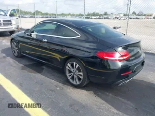 2018 Mercedes-Benz C 300 с VIN WDDWJ4KB1JF678659, выставлен на аукционе IAAI как лот 42447456 с пробегом 121 936 миль миль и . История ставок и продаж доступна на DreamBid. Изображение 3.