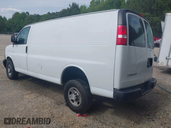 2020 Chevrolet Express Cargo with VIN 1GCWGAFP7L1128105, listed as a IAAI auction lot 42186923 with 183,036 mi miles and . Bid and sale history available at DreamBid. Image 3.